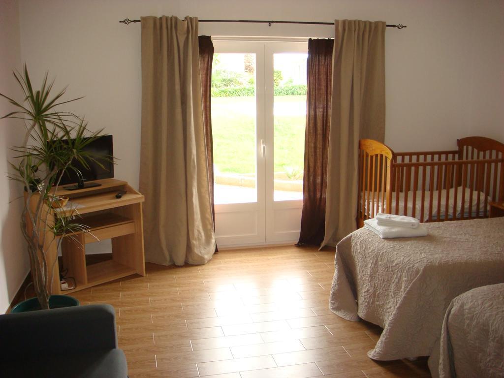 Homestay Casa De Flor Do Jardim *